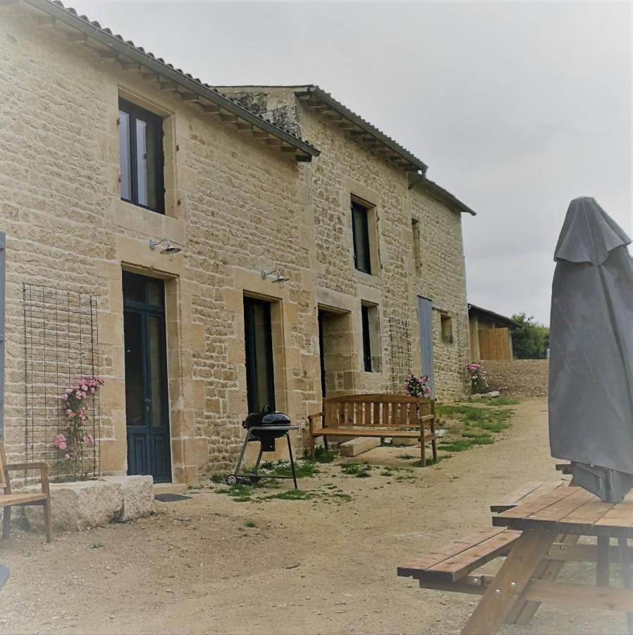 Chateau Des Loups - Les Cedres Bleus Echire Exteriör bild