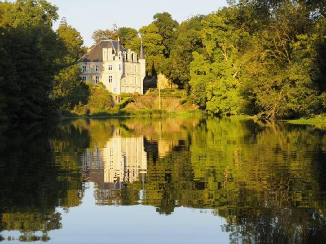 Chateau Des Loups - Les Cedres Bleus Echire Exteriör bild