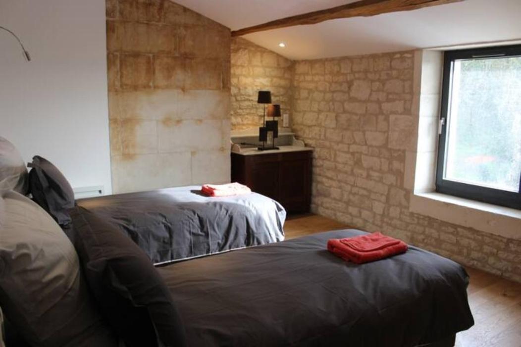 Chateau Des Loups - Les Cedres Bleus Echire Exteriör bild