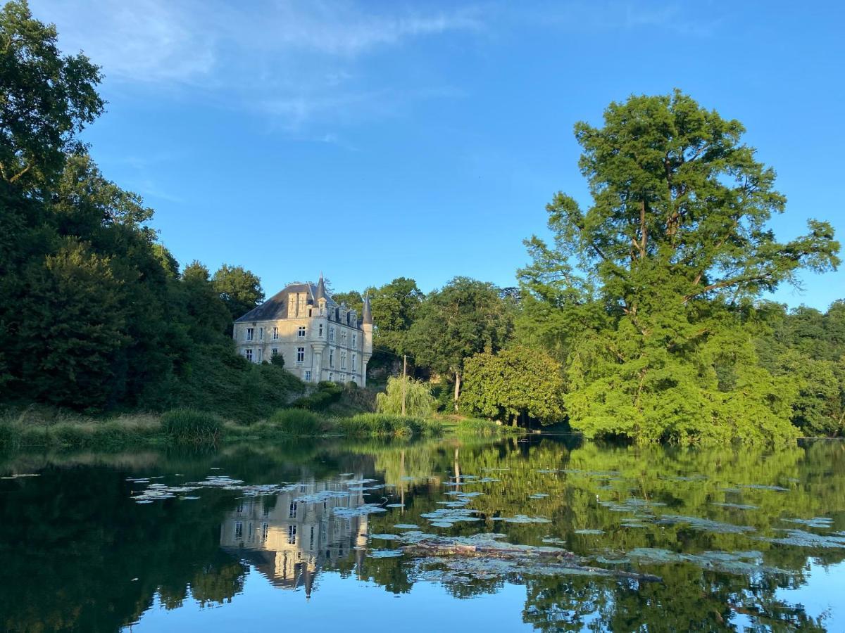 Chateau Des Loups - Les Cedres Bleus Echire Exteriör bild